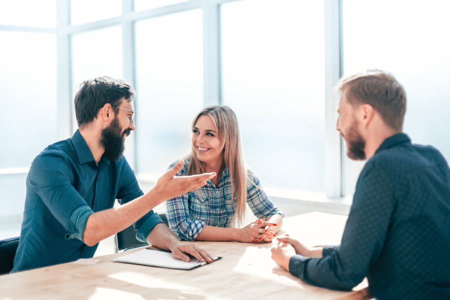 couple with caravan finance broker